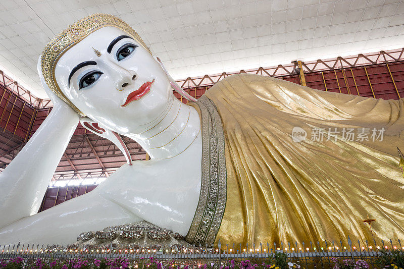 缅甸仰光的Chaukhtatgyi Paya卧佛。